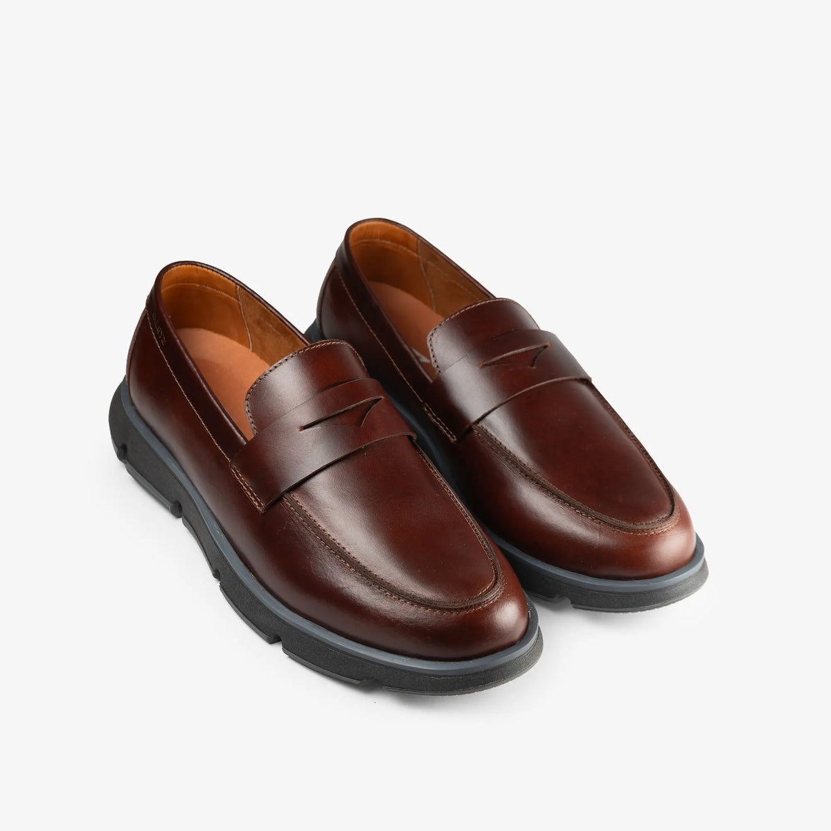 Olmo Estilo Penny Loafer Coñac x Negro