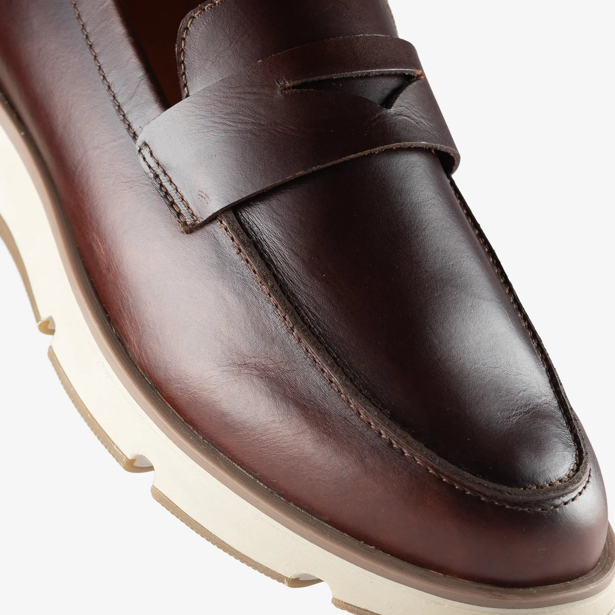 Olmo Estilo Penny Loafer Coñac x Cafe