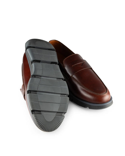 Olmo Estilo Penny Loafer Coñac x Negro - vista superior diseno elegante