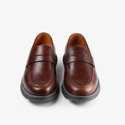 Olmo Estilo Penny Loafer Coñac x Negro