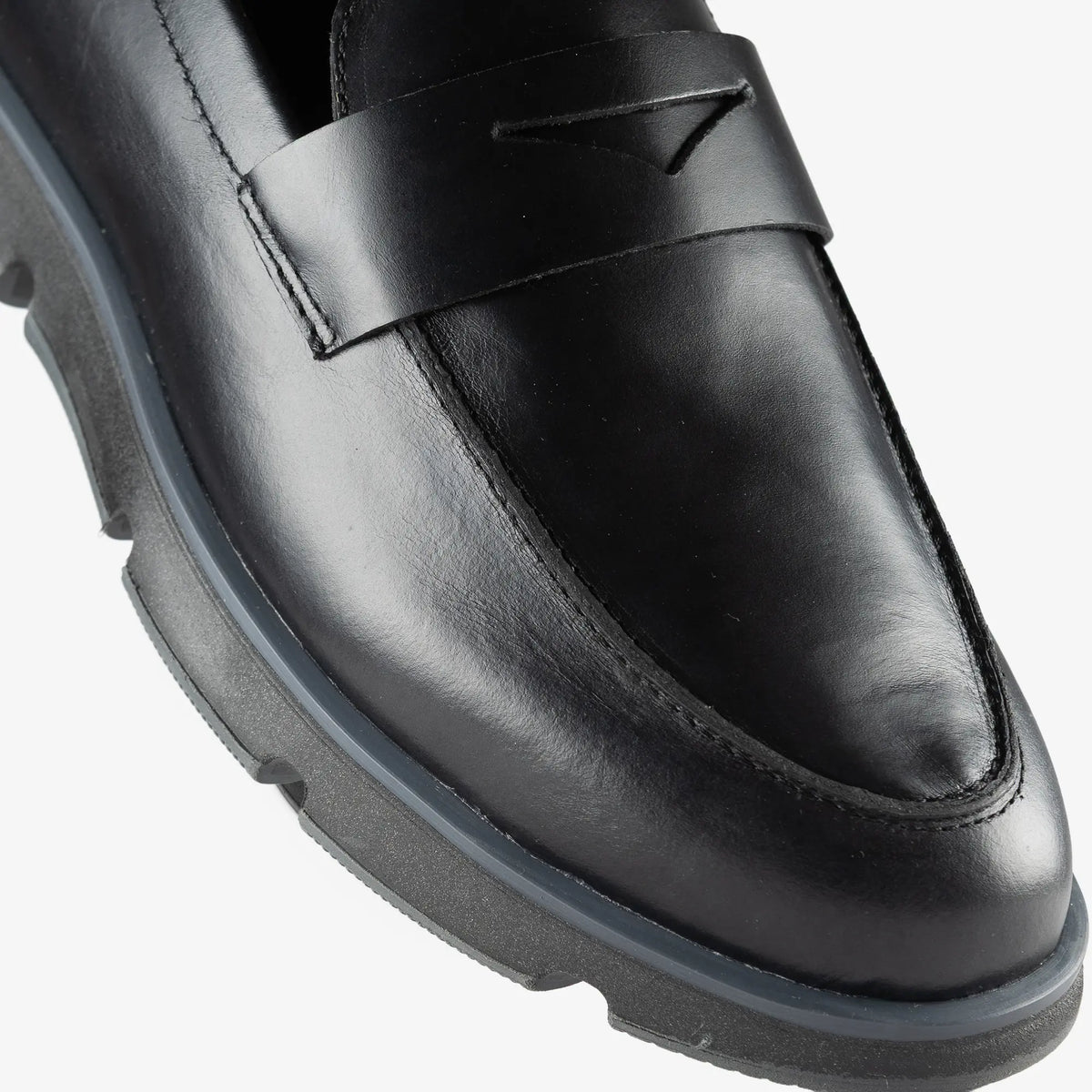 Olmo Estilo Penny Loafer Negro