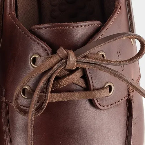 Hilo encerados y cordones de cuero
