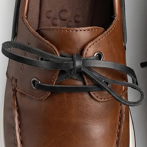 Hilo encerados y cordones de cuero