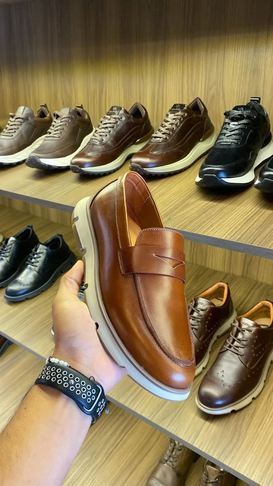 Olmo Estilo Penny Loafer Miel — foto real 1