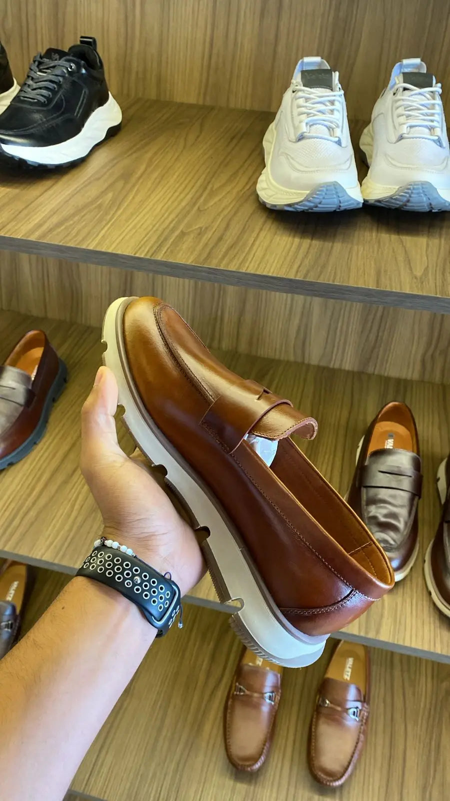 Olmo Estilo Penny Loafer Miel — foto real 3