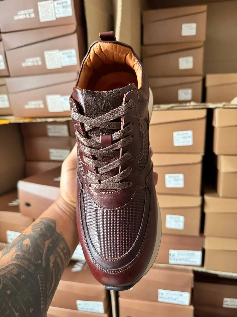 Tenis Lusso Casuales de Vestir en Cuero Coñac — foto real 1