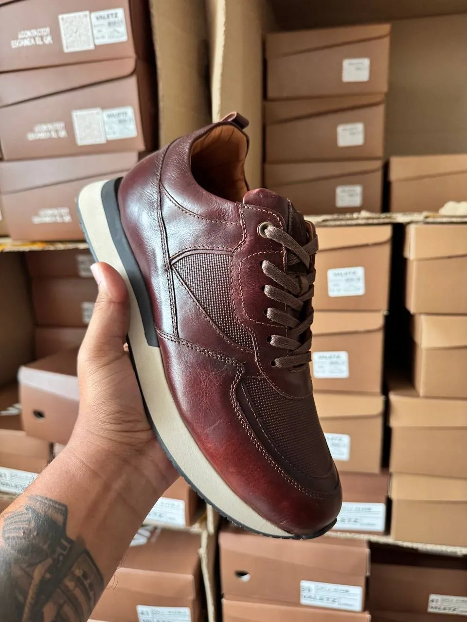 Tenis Lusso Casuales de Vestir en Cuero Coñac — foto real 2