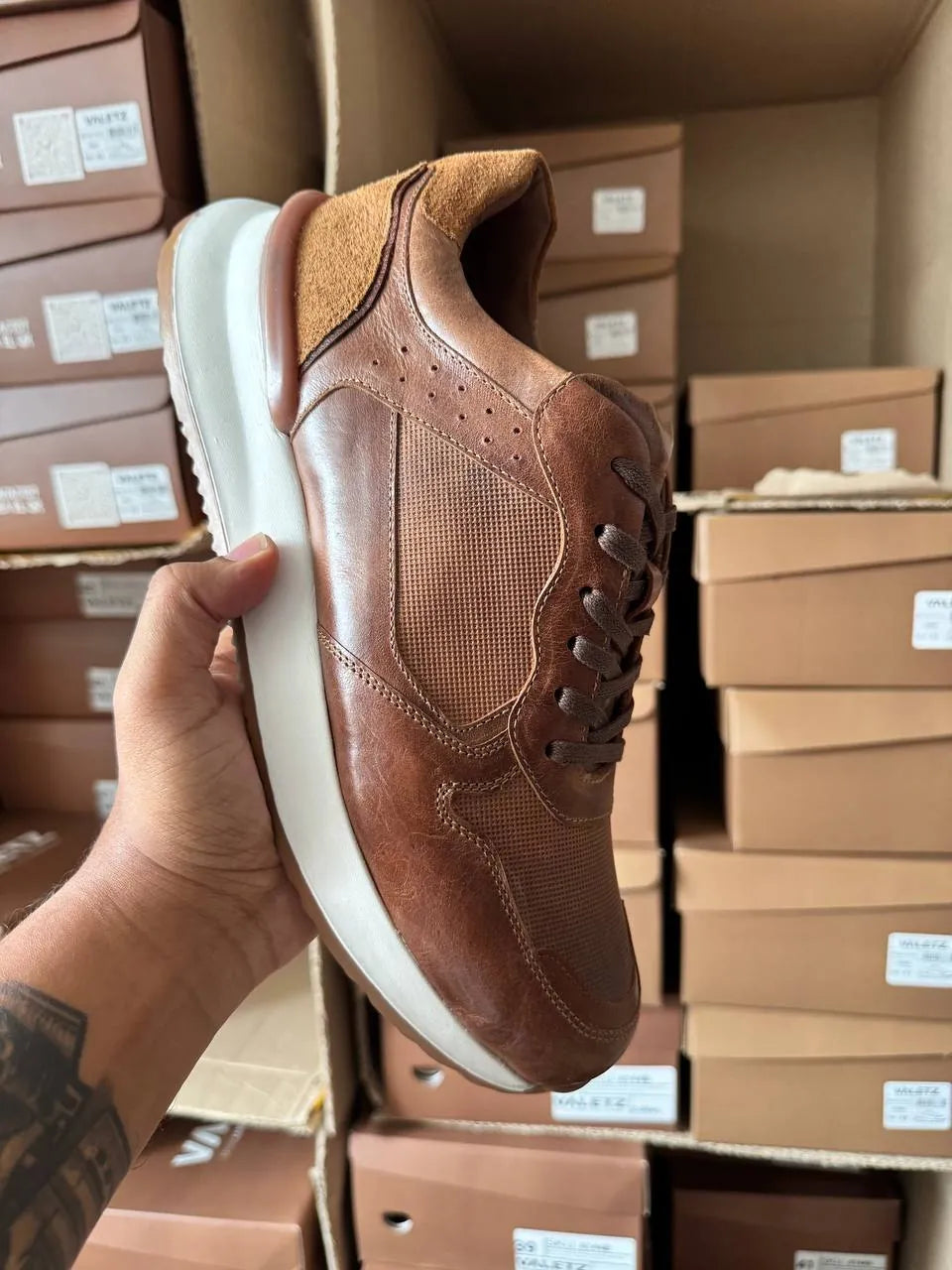 Meridiano Casual Miel y Nubuck — foto real 1